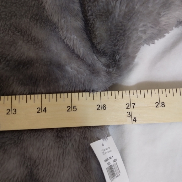 Size Large Old Navy Fluffy Jacket Full Zipper 2 Pockets Grey - Picture 9 of 9